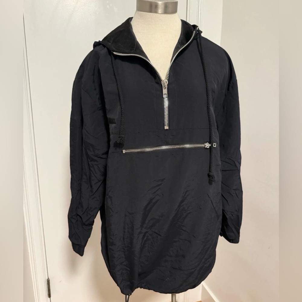 DANIELLE GUIZIO Hooded Black
Pull over Oversized Zipper
Windbreaker M
